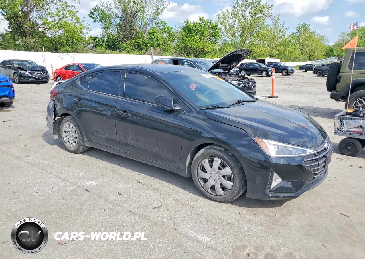 2019 Hyundai Elantra Se VIN:5NPD74LF3KH466497 - 4