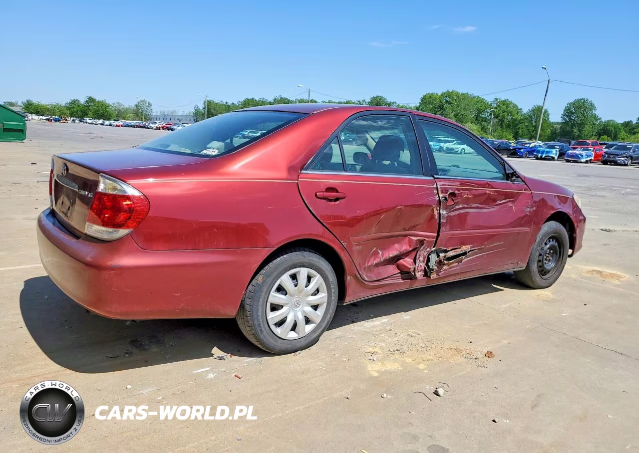 2005 Toyota Camry Le VIN:4T1BE32K15U044207 - 3