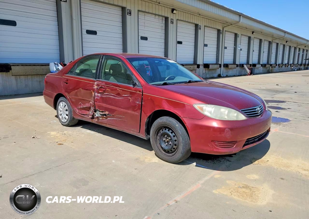 2005 Toyota Camry Le VIN:4T1BE32K15U044207 - 4