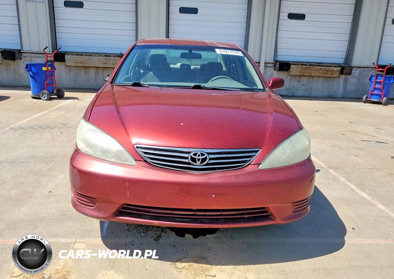 2005 Toyota Camry Le VIN:4T1BE32K15U044207 - 5