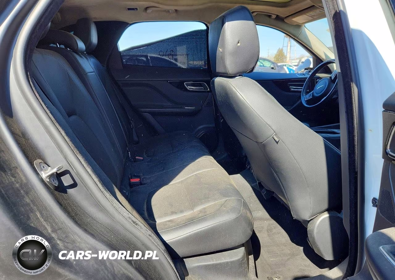 2020 Jaguar F-Pace Premium VIN:SADCJ2FX0LA649164 - 10