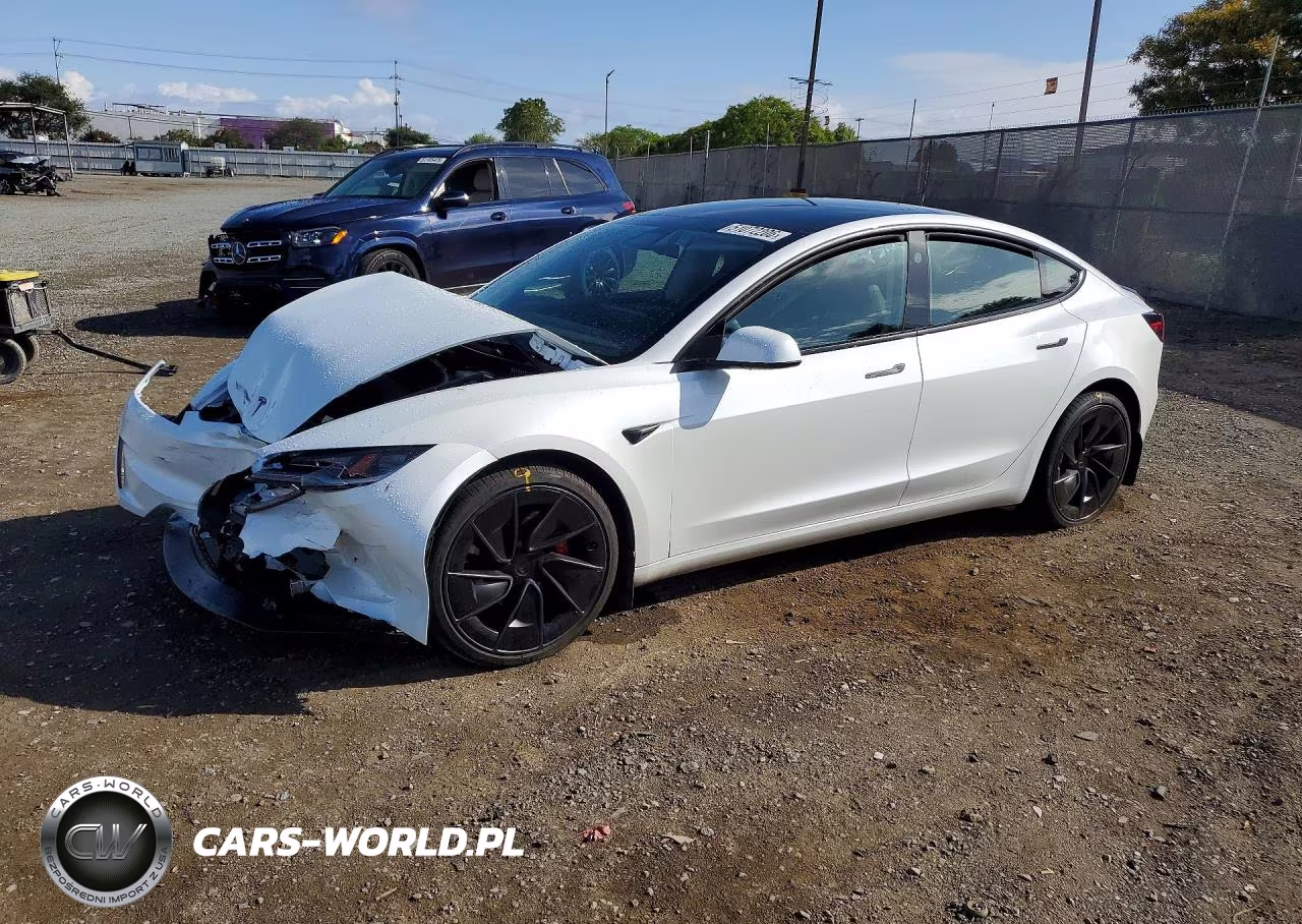 2026 Tesla Model 3 – zdjęcie 1 z 12