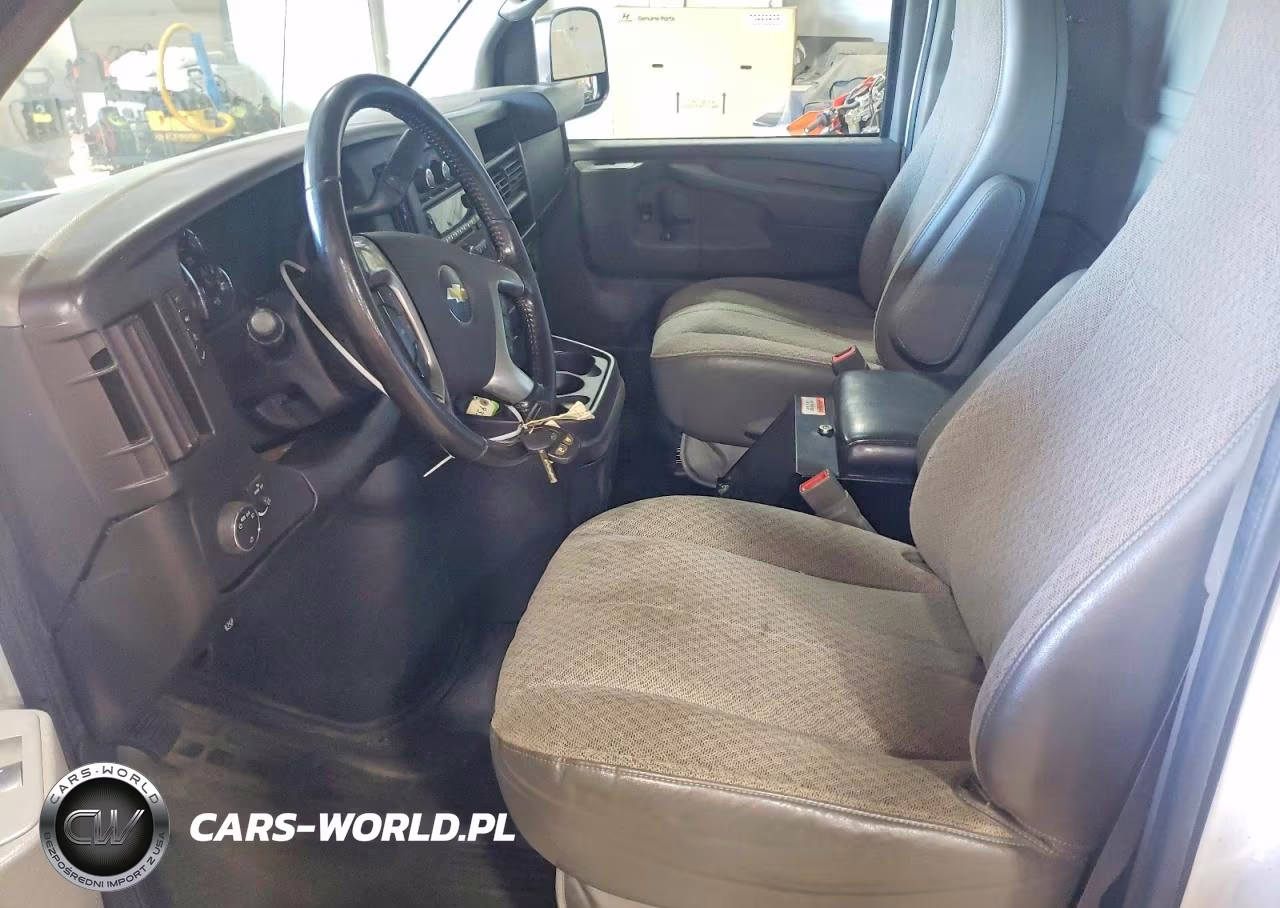 2015 Chev Express G2500 VIN:1GCWGFCF3F1152611 - 7