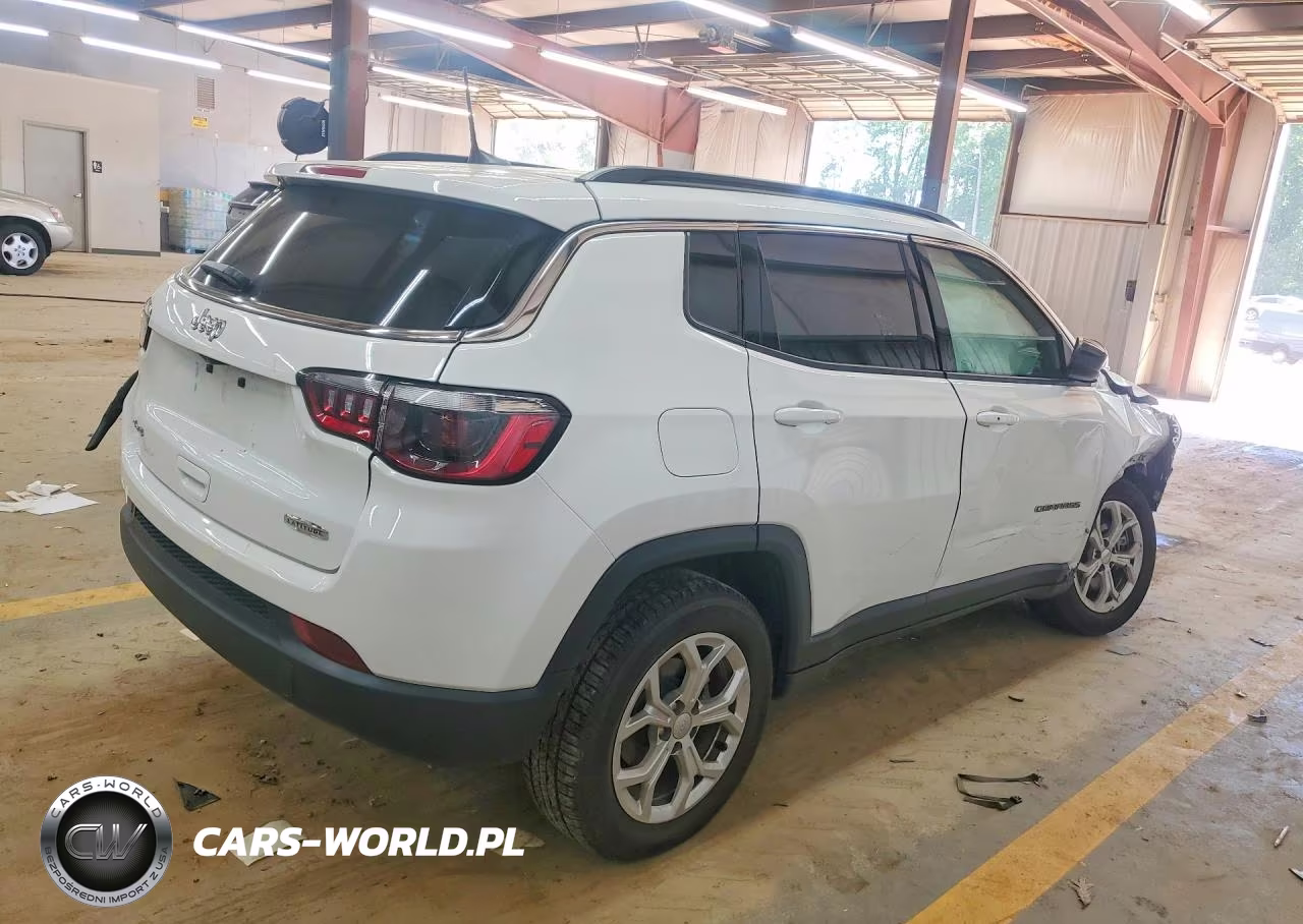 2024 Jeep Compass Latitude VIN:3C4NJDBN8RT138937 - 3