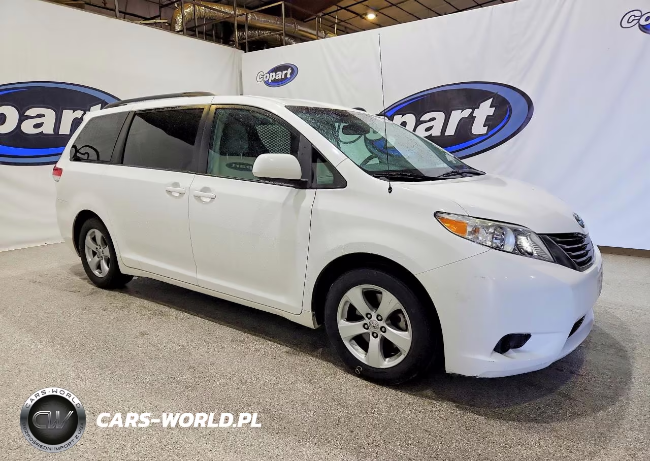 2012 Toyota Sienna Le VIN:5TDKK3DC4CS246107 - 4