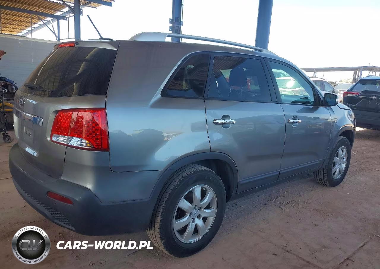 2011 Kia Sorento Lx VIN:5XYKT4A14BG102901 - 3