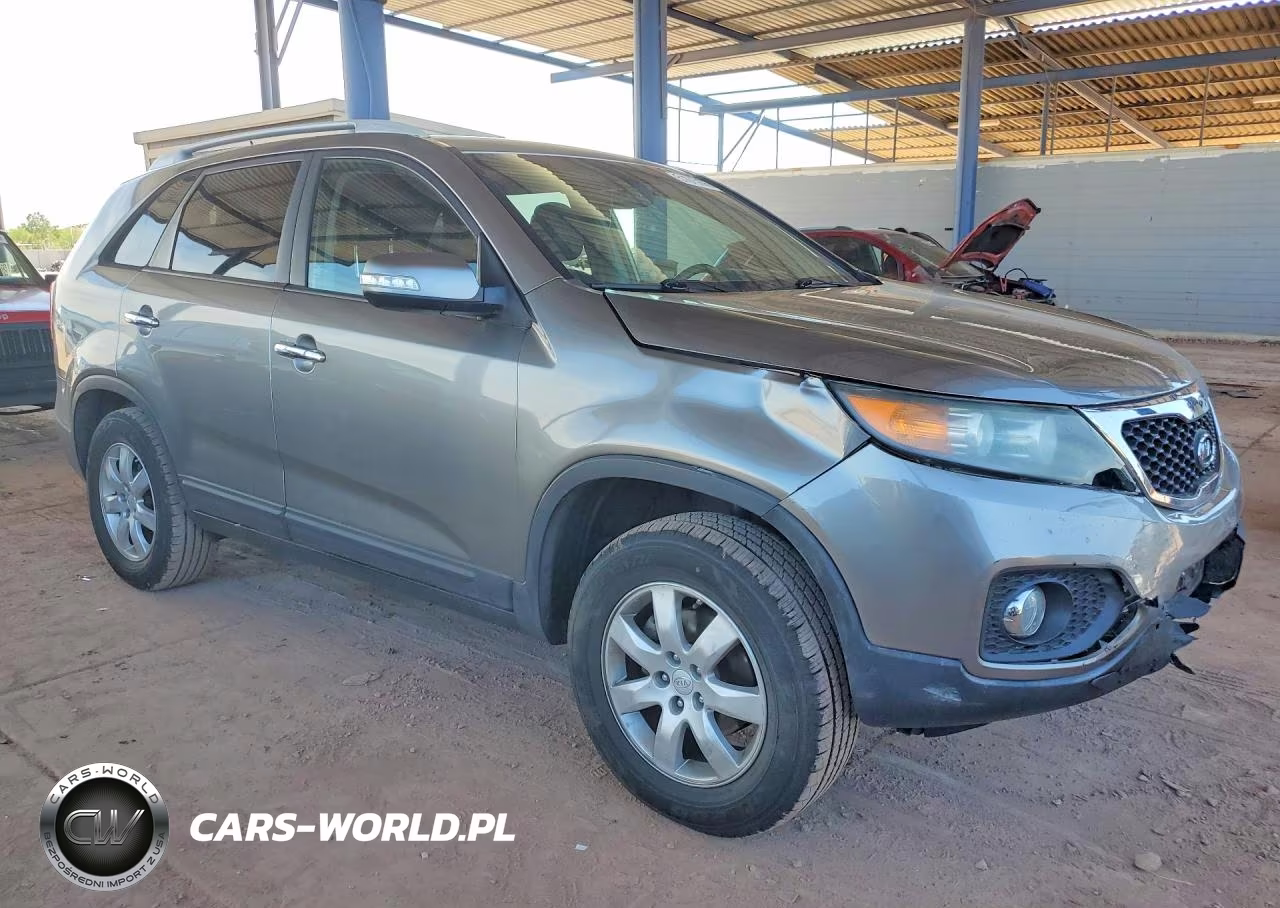 2011 Kia Sorento Lx VIN:5XYKT4A14BG102901 - 4