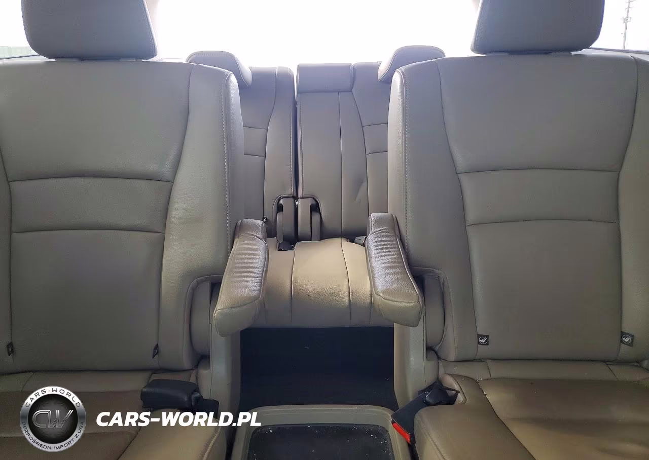 2019 Honda Pilot Touring VIN:5FNYF6H69KB040224 - 10