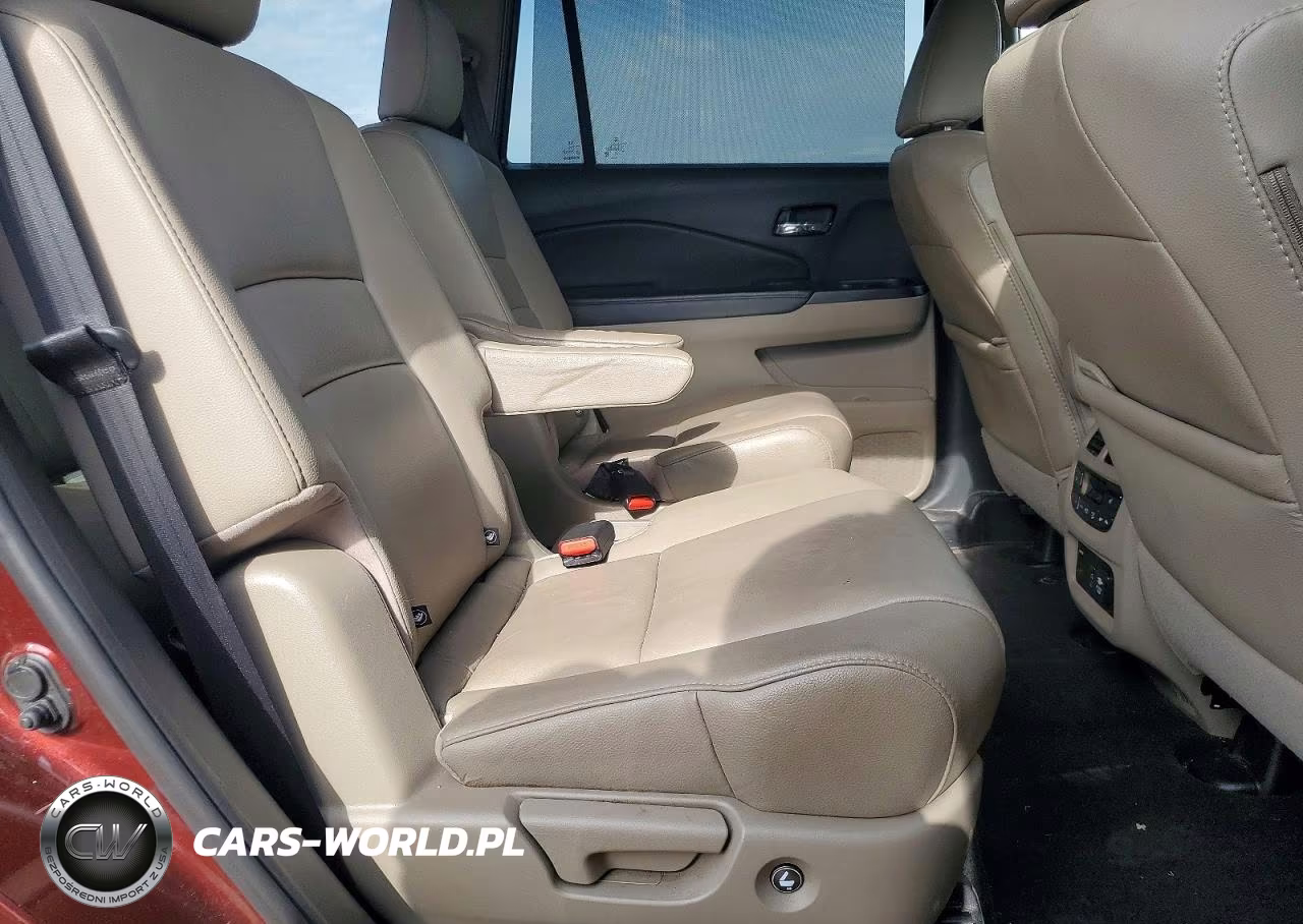 2019 Honda Pilot Touring VIN:5FNYF6H69KB040224 - 11