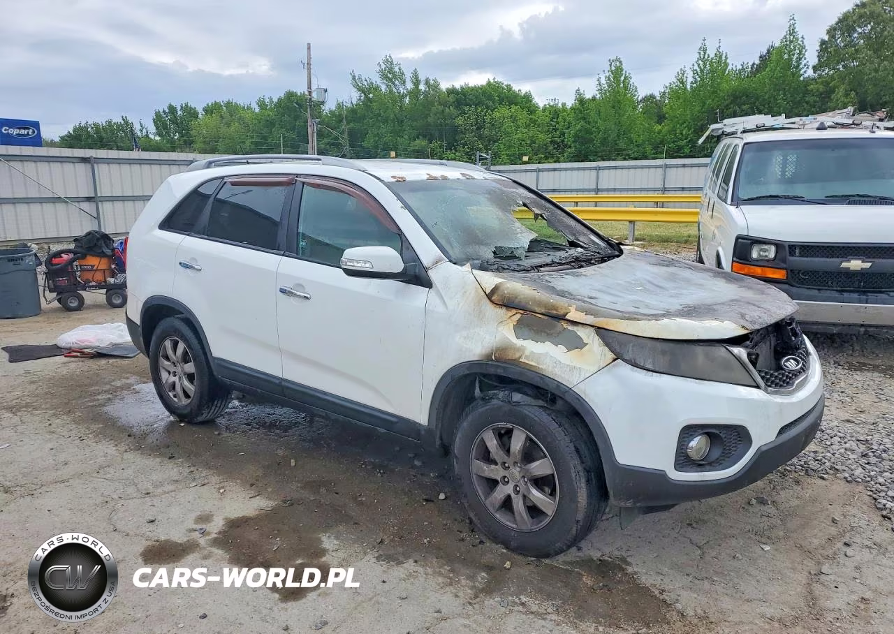 2011 Kia Sorento Lx VIN:5XYKT3A11BG164203 - 4