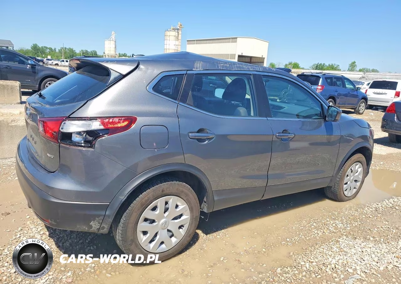 2018 Nissan Rogue Sport S VIN:JN1BJ1CR5JW255850 - 3