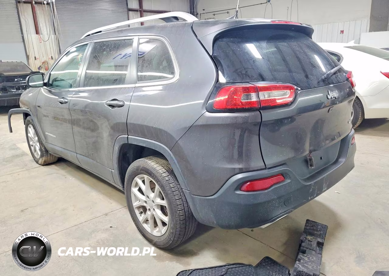 2017 Jeep Cherokee Latitude VIN:1C4PJLCSXHW597757 - 2