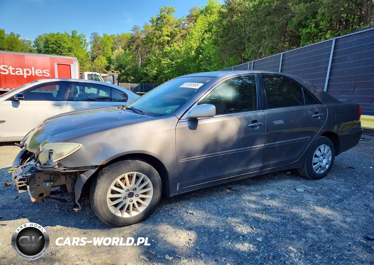 2004 Toyota Camry Le