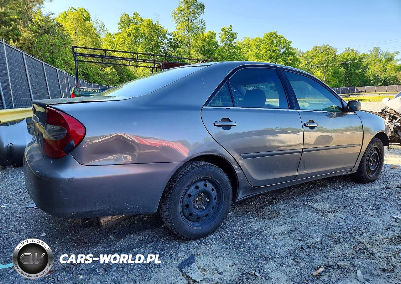 2004 Toyota Camry Le VIN:4T1BE32K24U895527 - 3