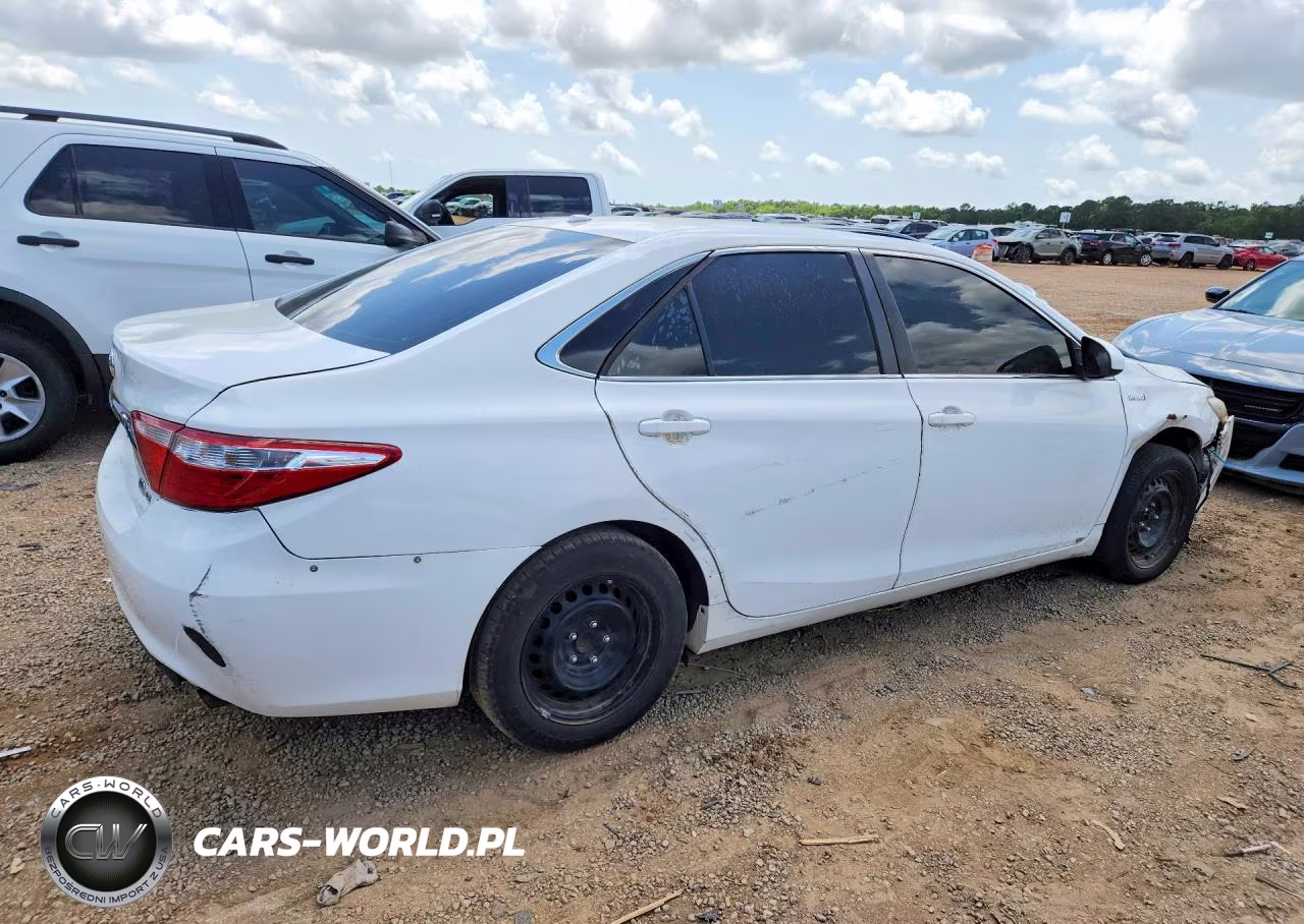 2016 Toyota Camry Hybrid Le VIN:4T1BD1FK5GU198861 - 3