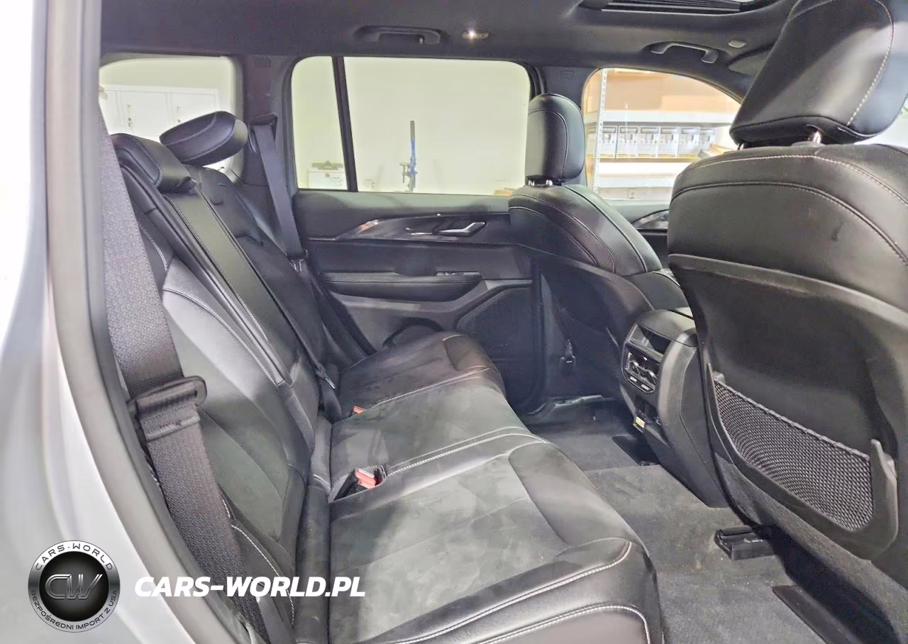 2023 Jeep Grand Cherokee Laredo VIN:1C4RJHAG7P8765670 - 11