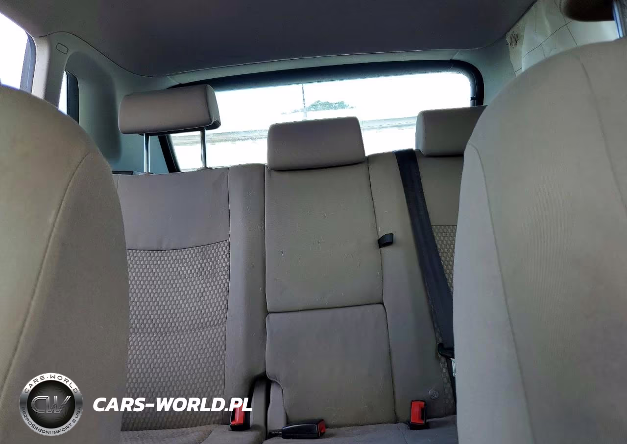 2011 Volkswagen Tiguan S VIN:WVGAV7AX5BW527196 - 10