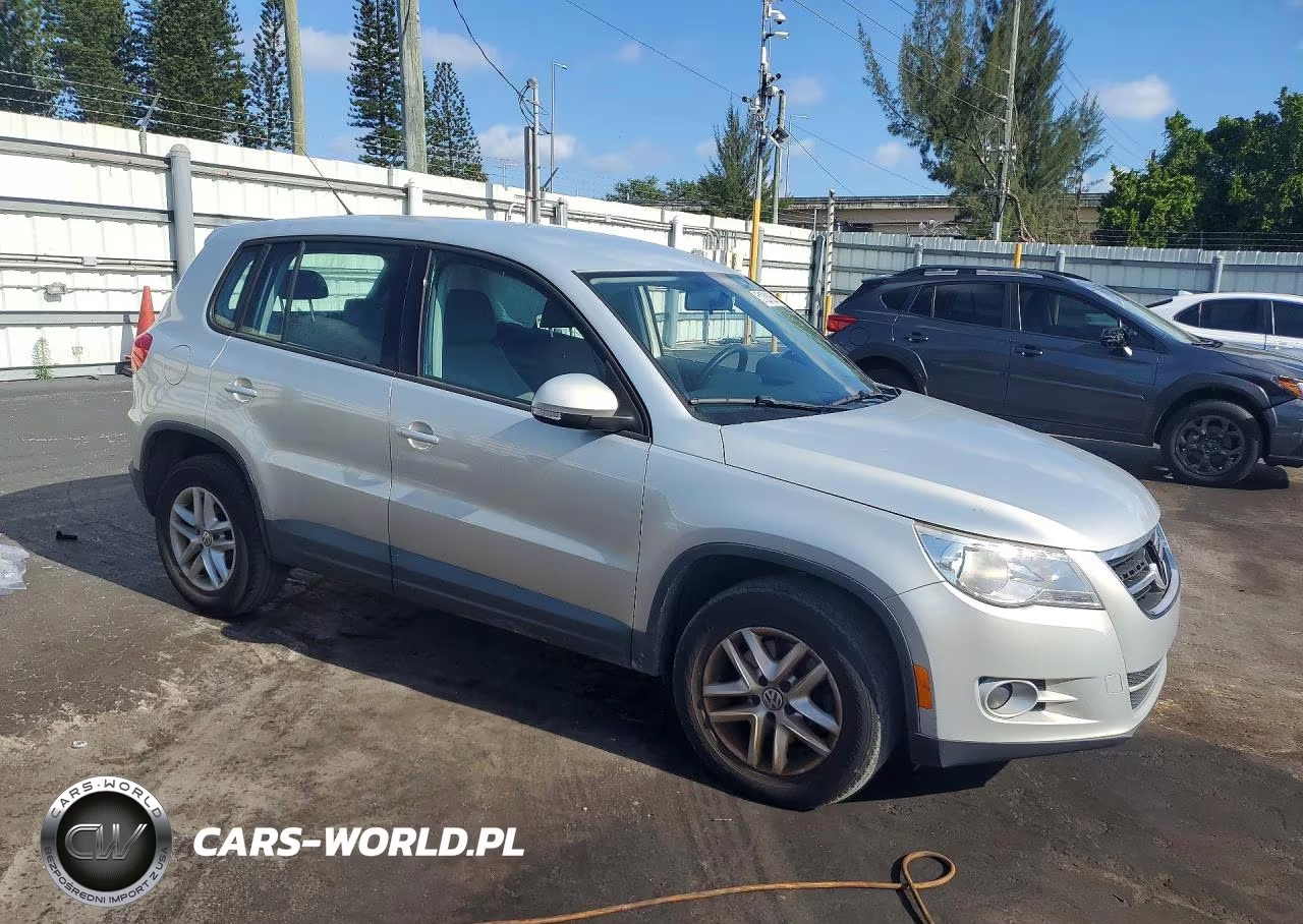 2011 Volkswagen Tiguan S VIN:WVGAV7AX5BW527196 - 4