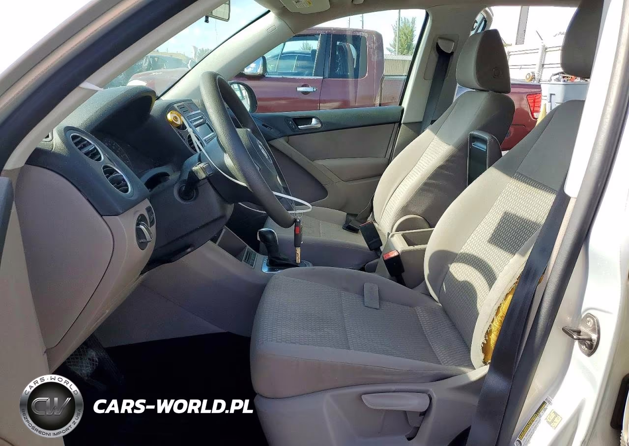 2011 Volkswagen Tiguan S VIN:WVGAV7AX5BW527196 - 7