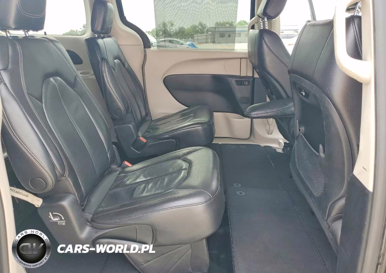 2022 Chrysler Pacifica Touring L VIN:2C4RC1BG3NR196916 - 11