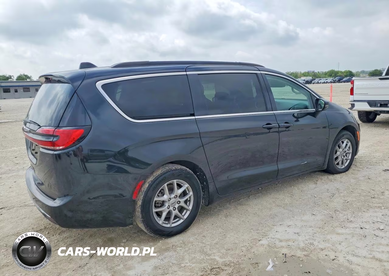 2022 Chrysler Pacifica Touring L VIN:2C4RC1BG3NR196916 - 3