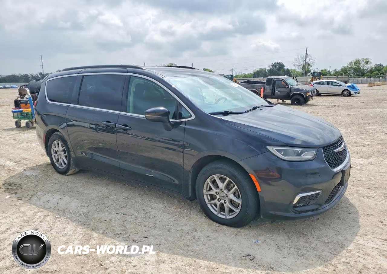 2022 Chrysler Pacifica Touring L VIN:2C4RC1BG3NR196916 - 4