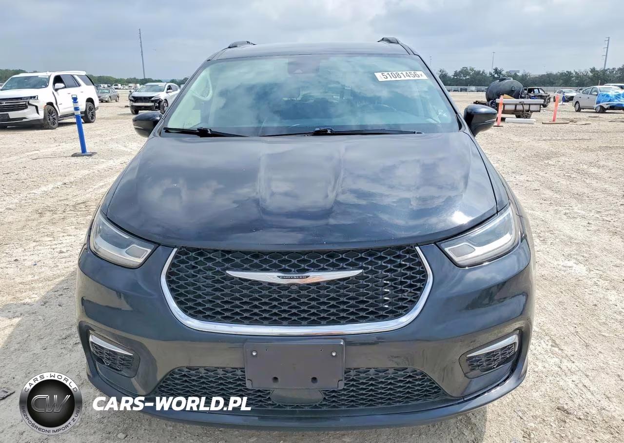 2022 Chrysler Pacifica Touring L VIN:2C4RC1BG3NR196916 - 5