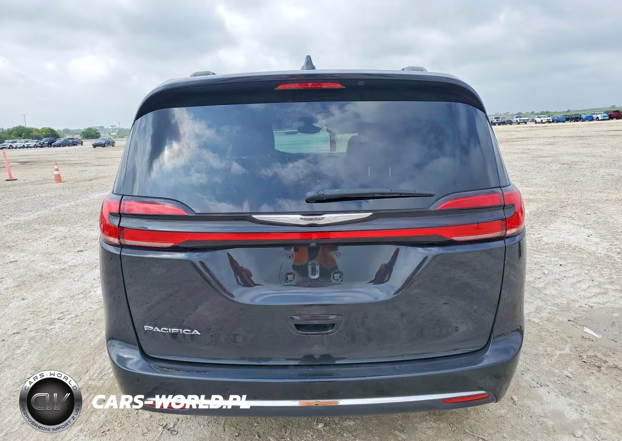 2022 Chrysler Pacifica Touring L VIN:2C4RC1BG3NR196916 - 6