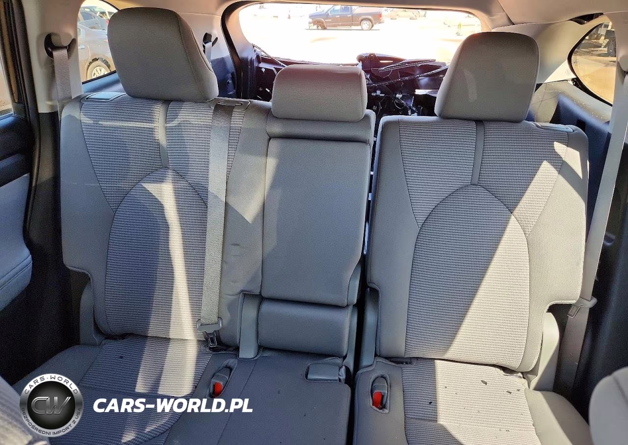 2025 Toyota Highlander Le VIN:5TDKDRBH3SS589596 - 10