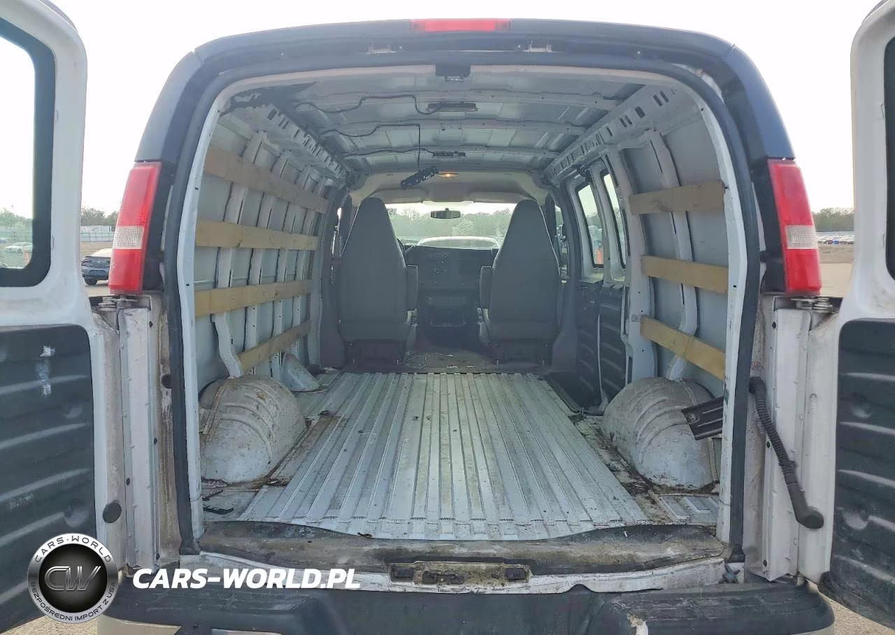 2017 GMC Savana G2500 VIN:1GTW7AFF4H1906827 - 10
