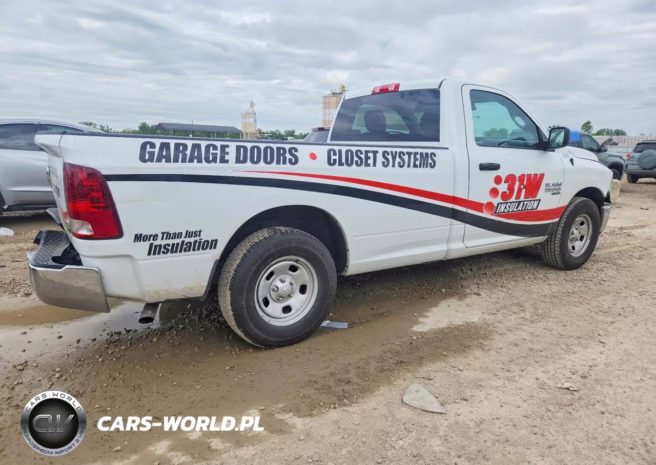 2022 Ram 1500 Classic Tradesman VIN:3C6JR6DG5NG427222 - 3