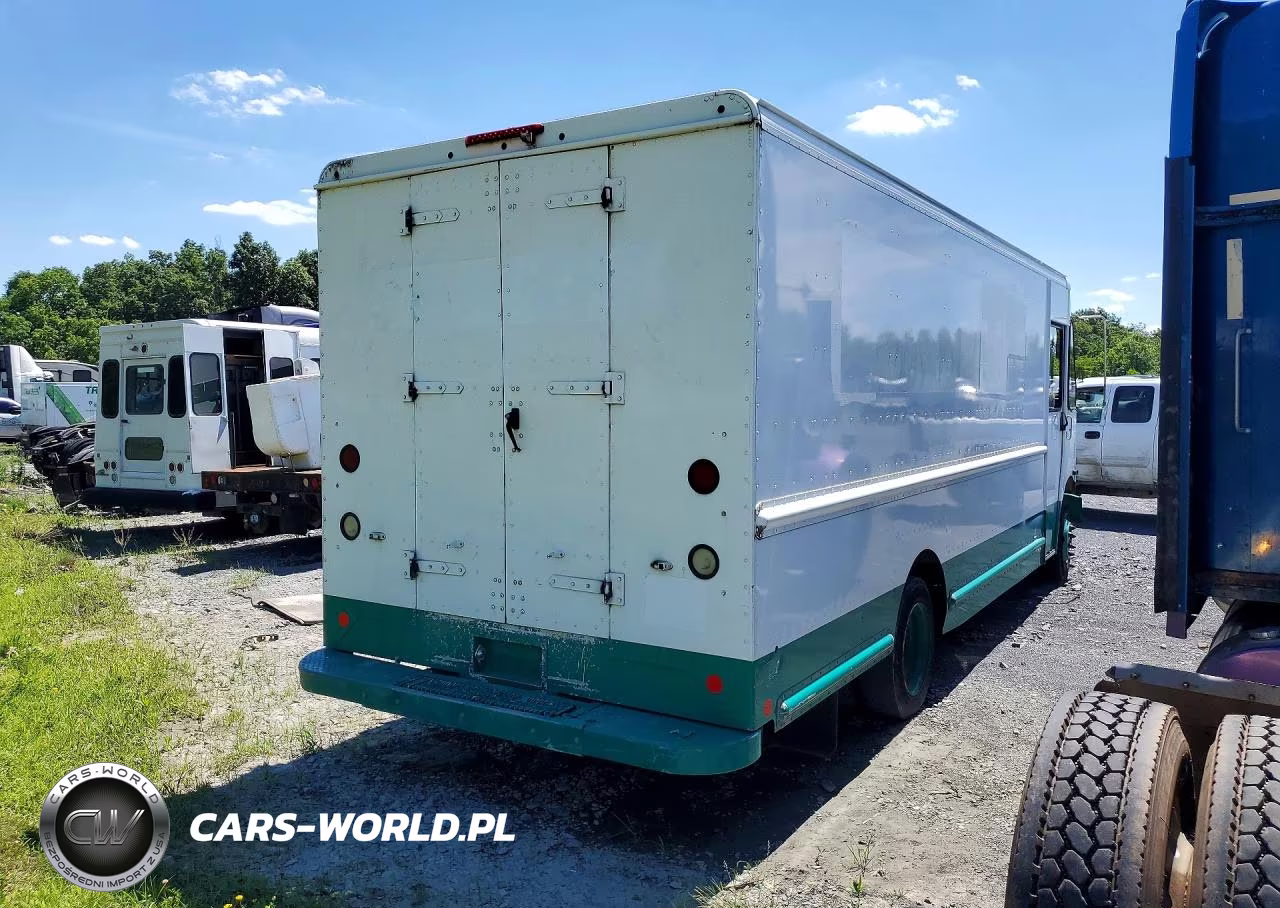 2011 Workhorse W62 Delivery Truck VIN:5B4LFG2E8B3447938 - 3