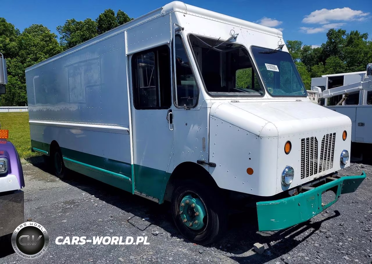 2011 Workhorse W62 Delivery Truck VIN:5B4LFG2E8B3447938 - 4