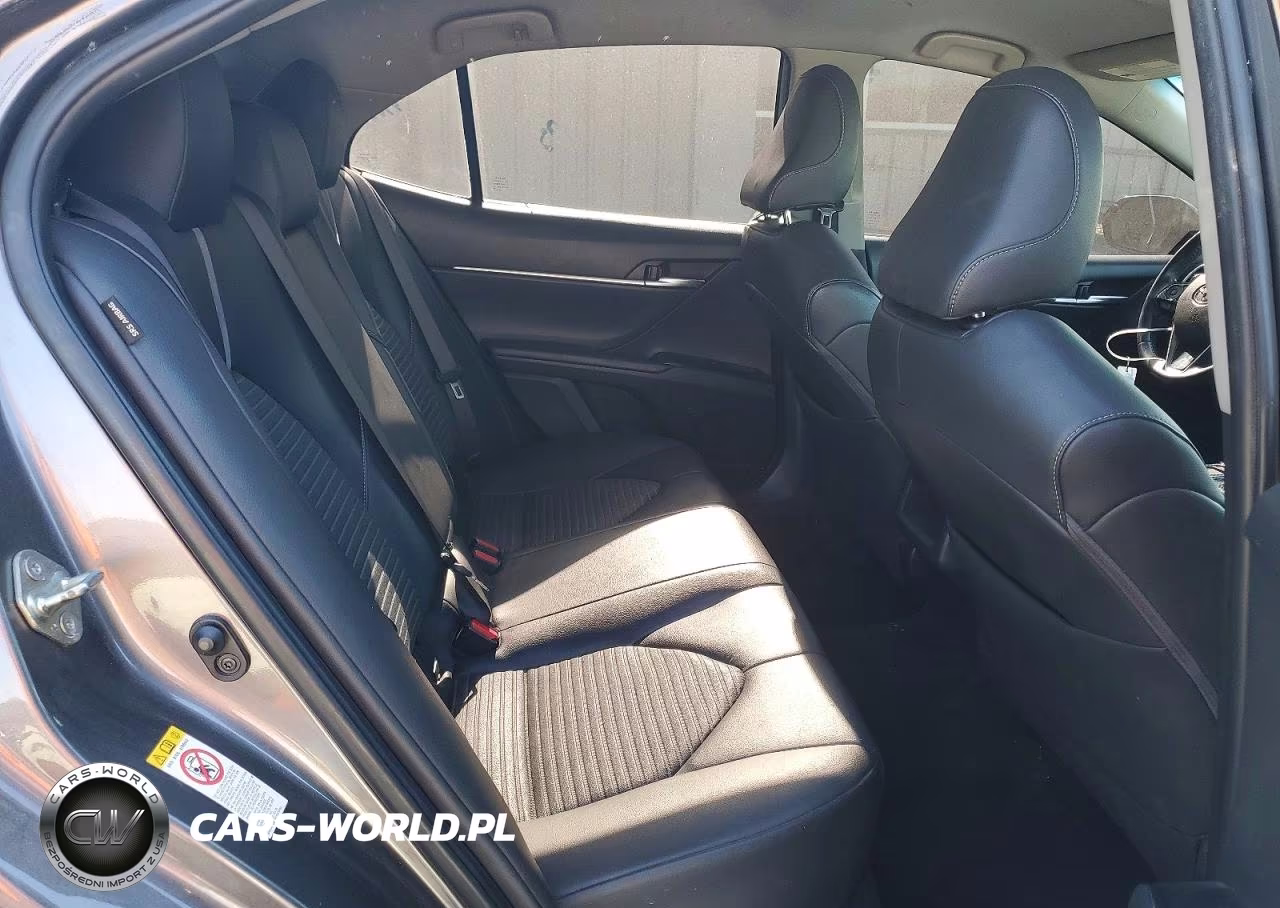 2018 Toyota Camry Se VIN:4T1B11HK4JU518913 - 10