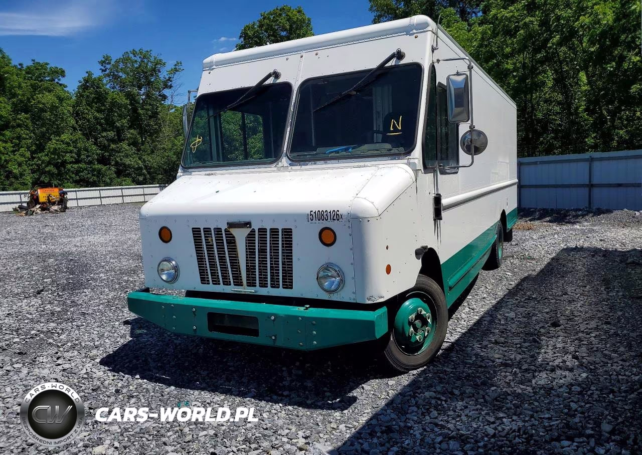 2015 Freightliner Mt45 Chassis Delivery Truck – zdjęcie 1 z 10