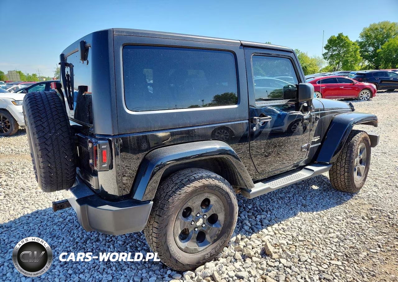 2015 Jeep Wrangler Sahara VIN:1C4GJWBG6FL773247 - 3