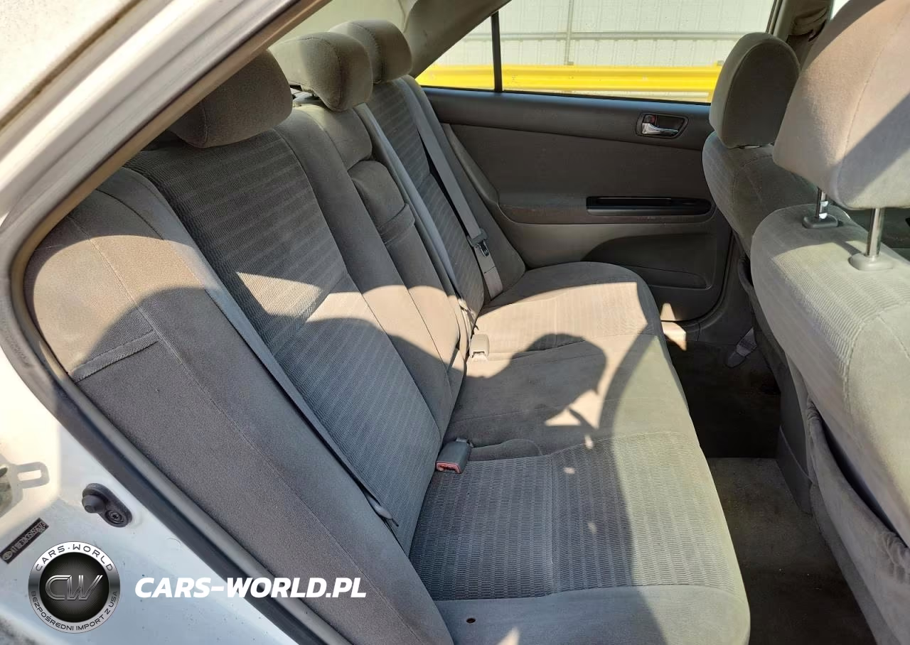 2005 Toyota Camry Le VIN:4T1BE32K35U556373 - 10