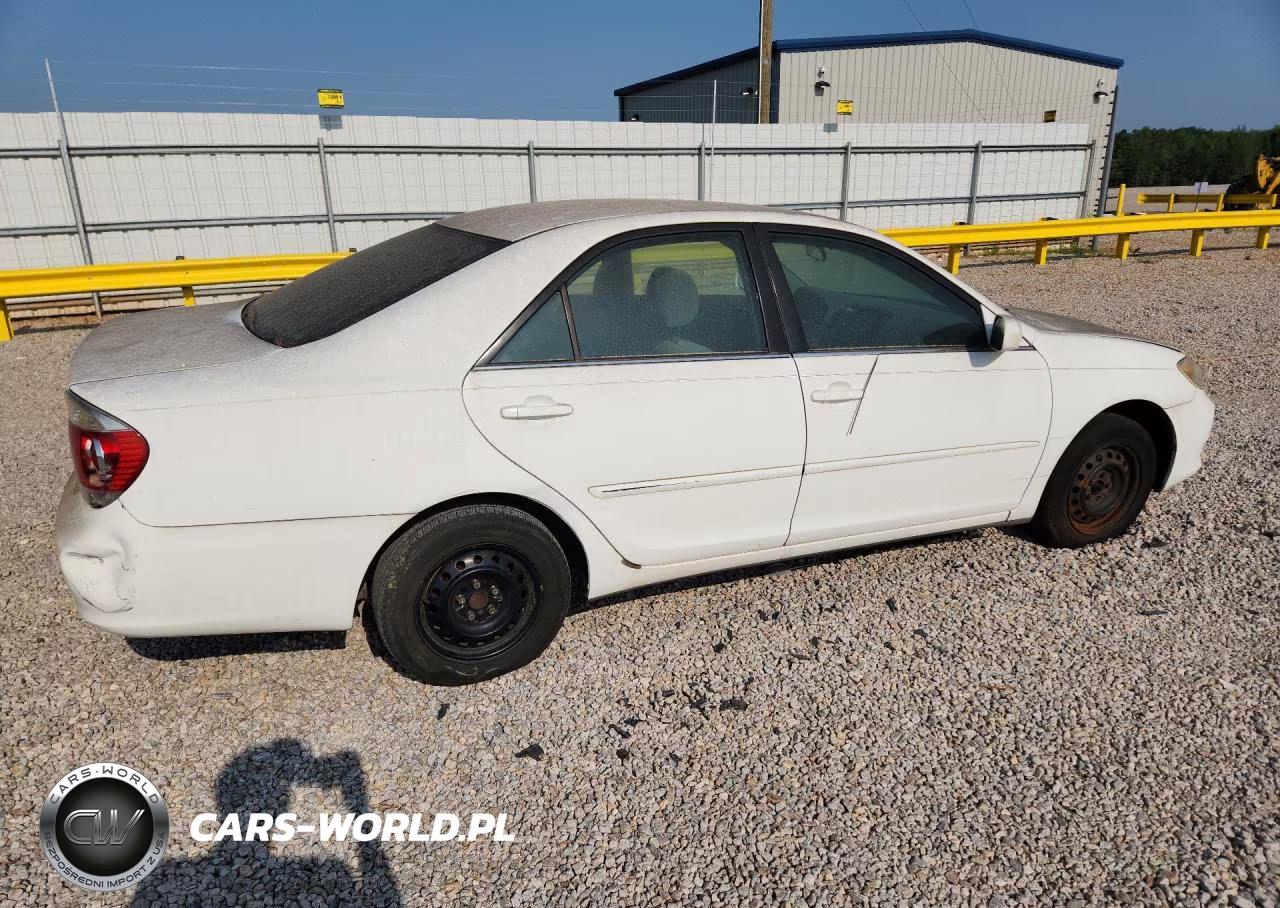 2005 Toyota Camry Le VIN:4T1BE32K35U556373 - 3