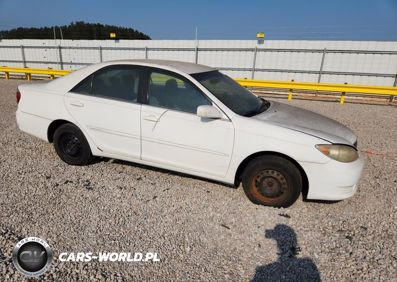 2005 Toyota Camry Le VIN:4T1BE32K35U556373 - 4