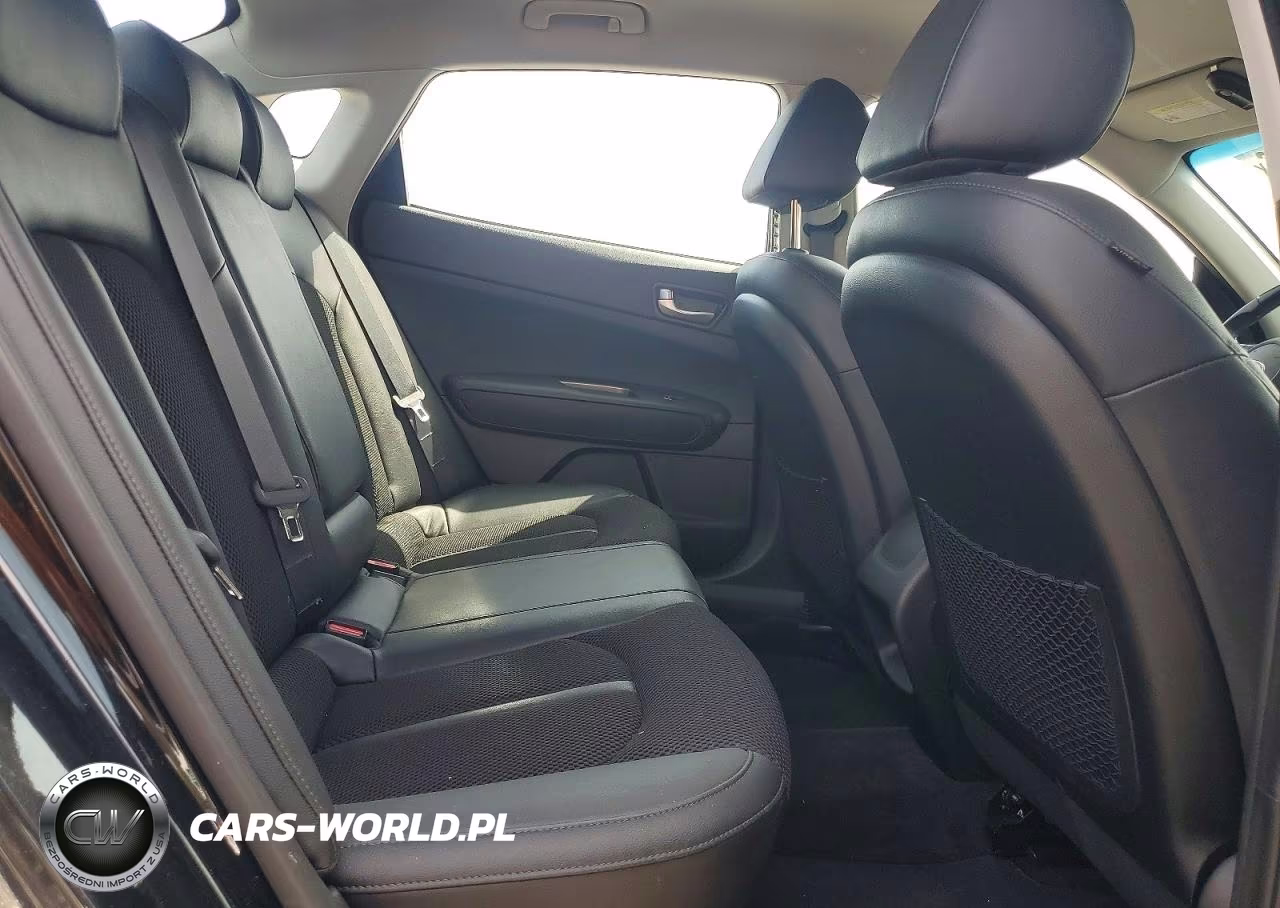 2019 Kia Optima S VIN:5XXGT4L3XKG285276 - 10