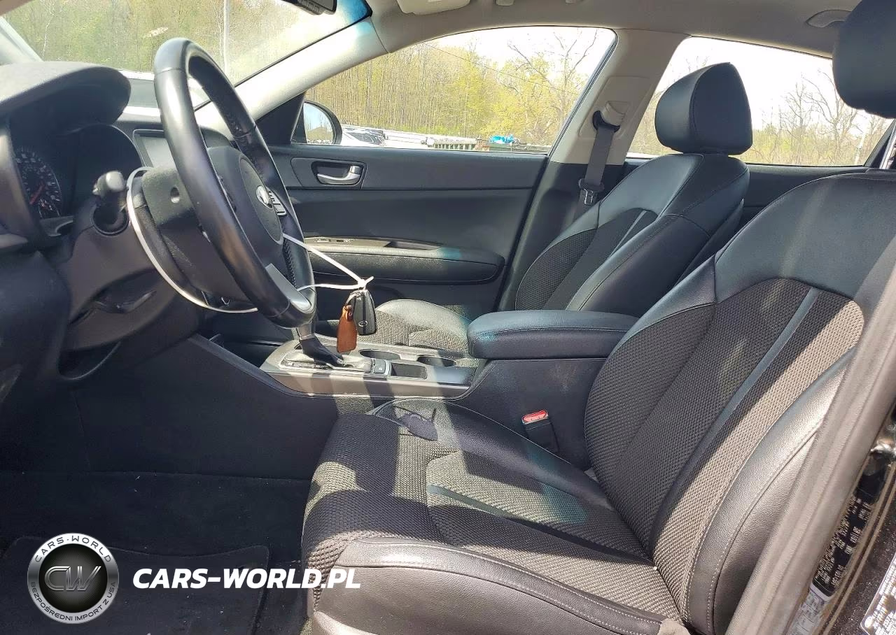 2019 Kia Optima S VIN:5XXGT4L3XKG285276 - 7
