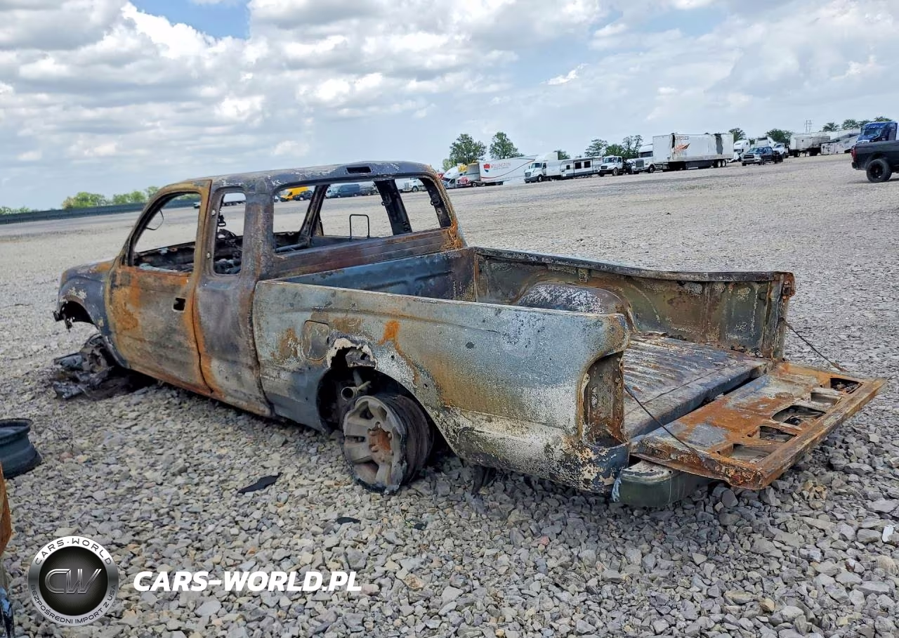 1999 Toyota Tacoma Xtracab VIN:4TAWN72N5XZ415944 - 2