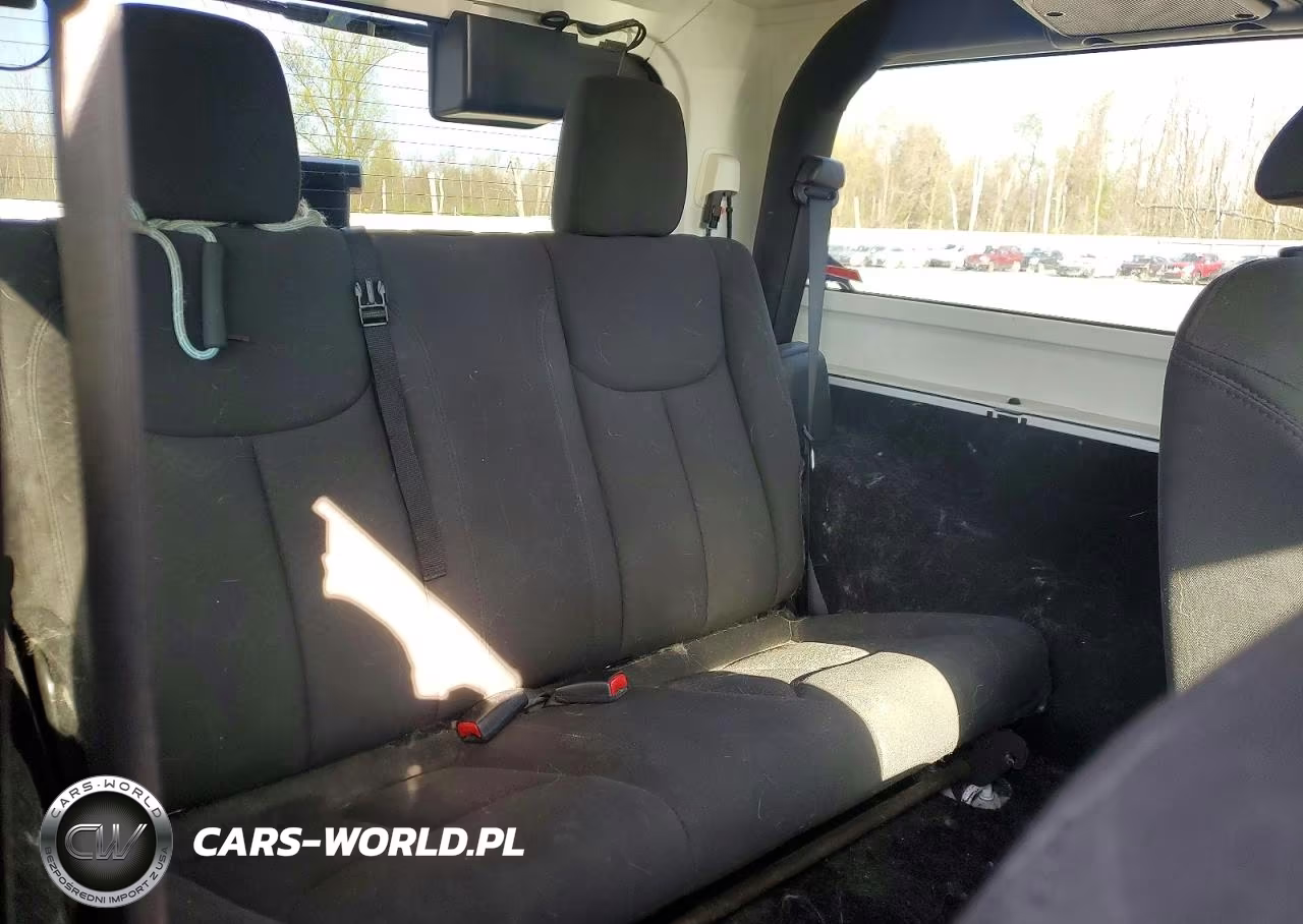 2015 Jeep Wrangler Sport VIN:1C4AJWAG0FL624548 - 10