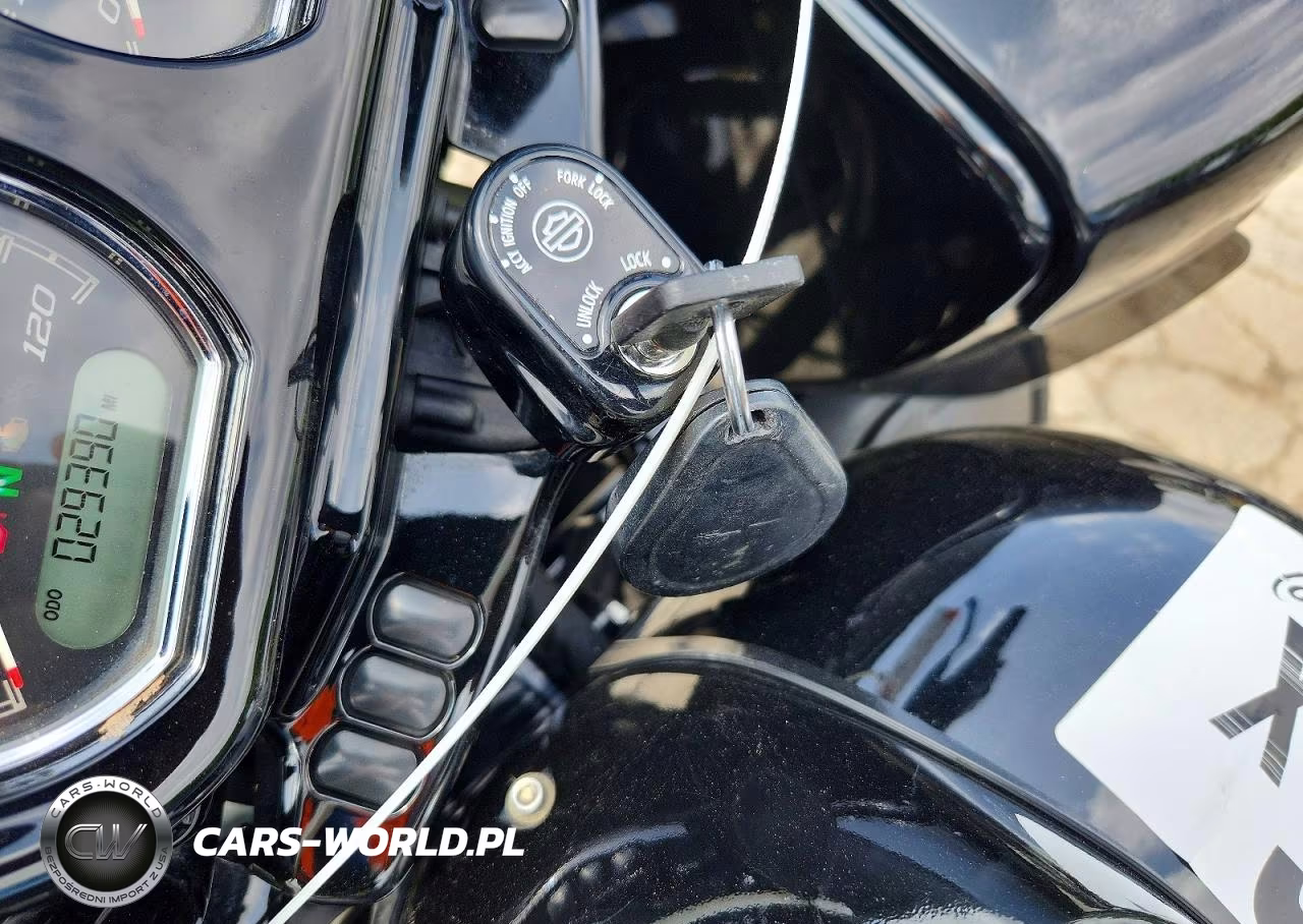 2018 Harley-Davidson Fltrxs Road Glide Special VIN:1HD1KTC11JB677485 - 8