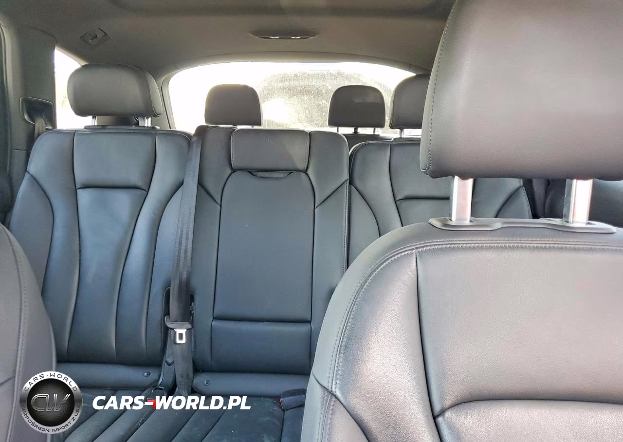2022 Audi Q7 Premium VIN:WA1AXBF77ND002452 - 10