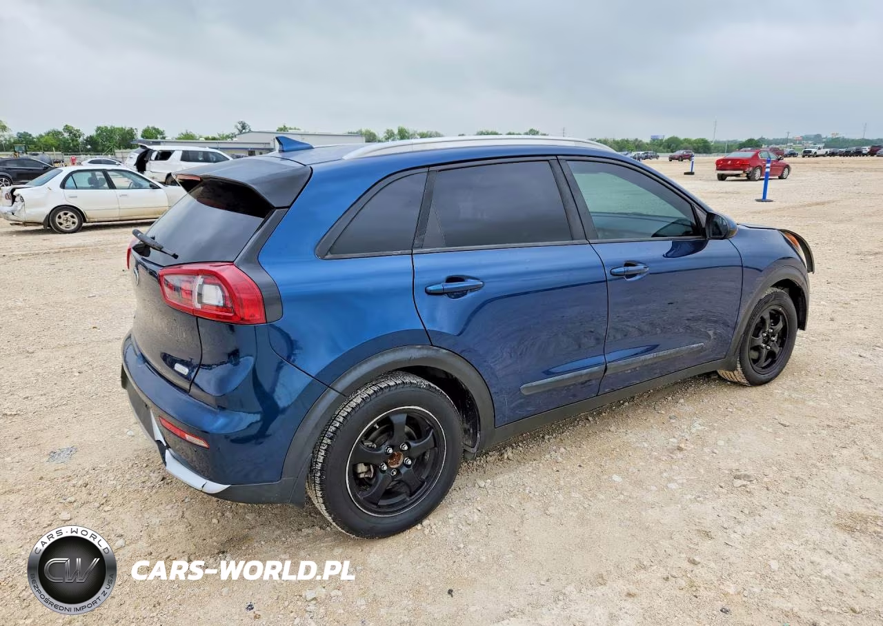 2017 Kia Niro Lx VIN:KNDCB3LC6H5047076 - 3