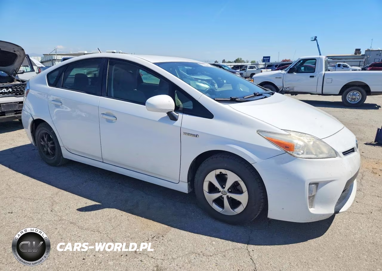 2015 Toyota Prius Two VIN:JTDKN3DU6F1911347 - 4