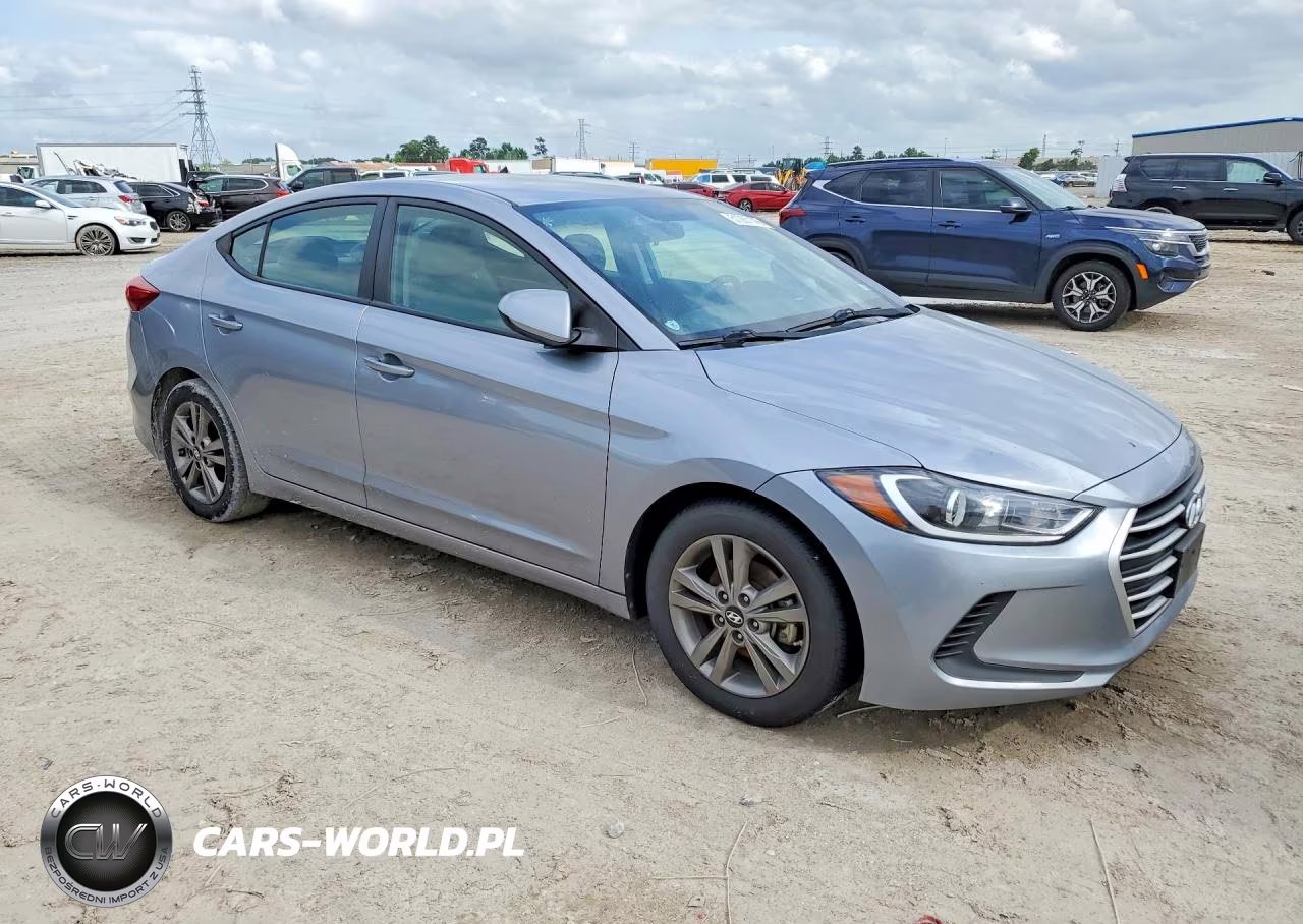 2017 Hyundai Elantra Se VIN:5NPD84LF8HH040360 - 4