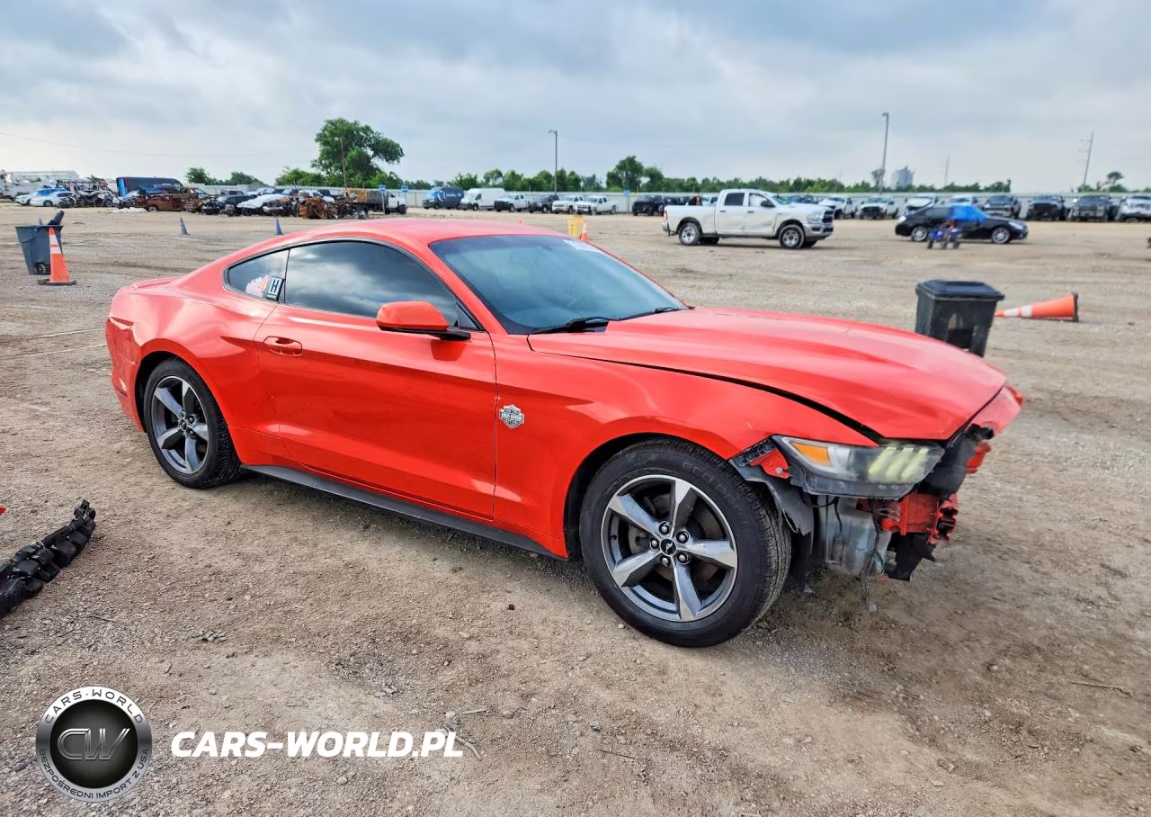 2016 Ford Mustang 2 Door Coupe VIN:1FA6P8AM3G5237462 - 4