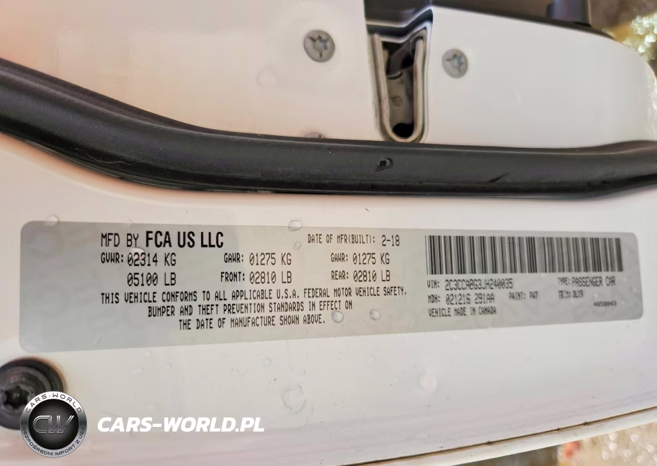 2018 Chrysler 300 S VIN:2C3CCABG3JH240035 - 13